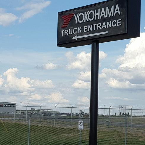 yokohama_truck_entrance_med